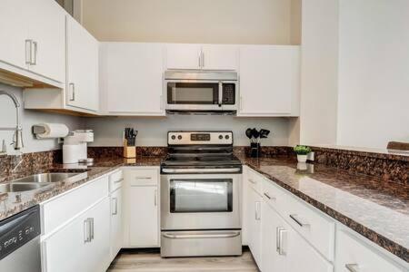 Cozysuites - 2Br With Direct Skybridge Access #5 Indianápolis Exterior foto