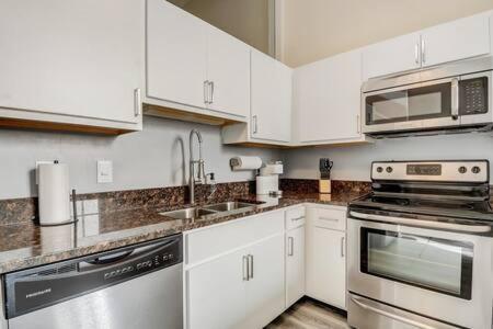 Cozysuites - 2Br With Direct Skybridge Access #5 Indianápolis Exterior foto