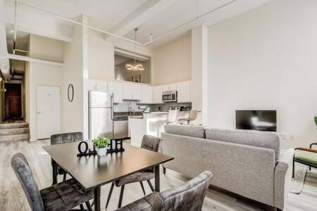 Cozysuites - 2Br With Direct Skybridge Access #5 Indianápolis Exterior foto